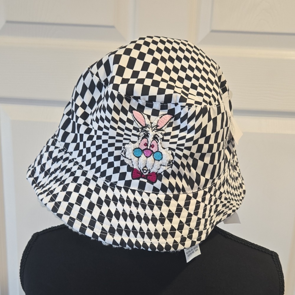 Disney Alice in Wonderland White Rabbit Checkered Sherpa Bucket Hat 59cm NWT